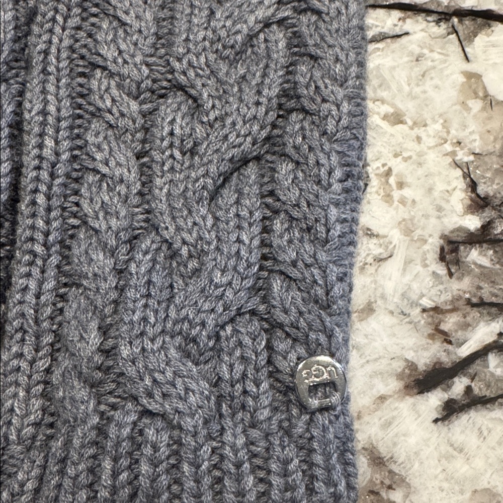 Ugg Fingerless Gloves - Picture 2 of 3